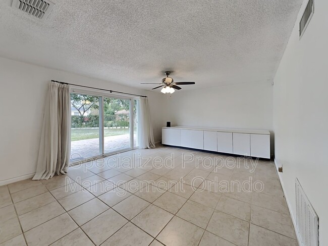Foto del edificio - 7311 Lake Marsha Dr