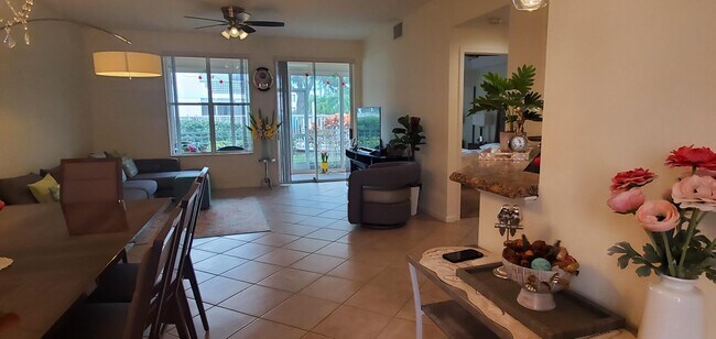 Foto del edificio - 601 Muirfield Ct