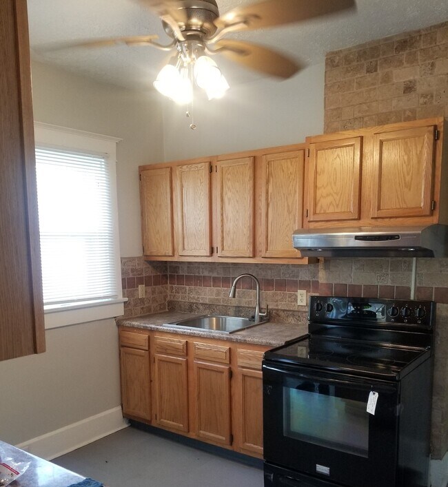 Building Photo - 3031 Boulevard Pl