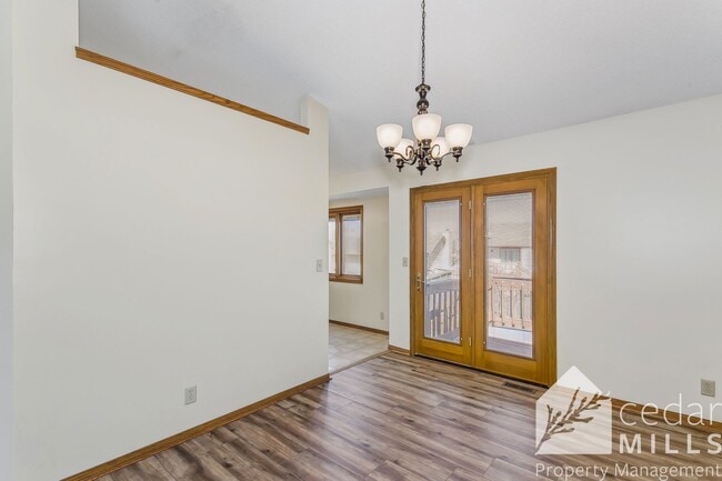 Building Photo - Wonderful Split Level Home in North Wichita