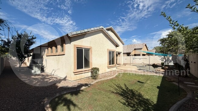 Building Photo - 343 W Temple Ct
