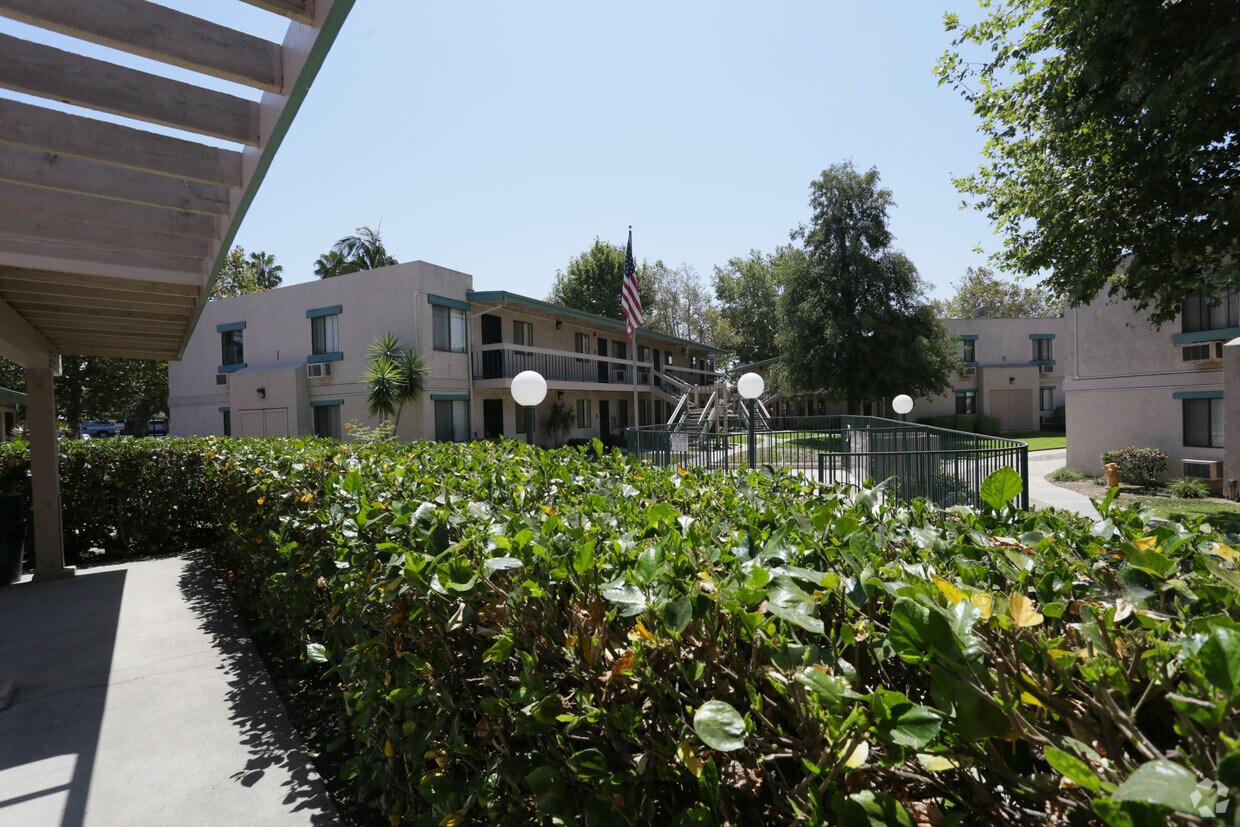Villa Azusa Senior Apartments 55+ 200 E Gladstone St Azusa, CA