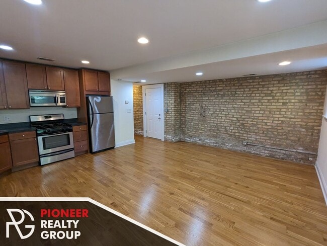 Building Photo - 2834 N Albany Ave