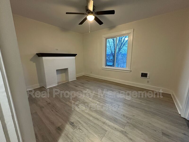 Photo - 122 E. 16th Ave