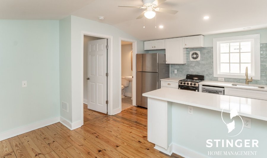 Primary Photo - 606 Carteret St