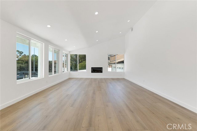 Building Photo - 4316 Topanga Canyon Blvd
