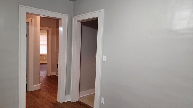 Building Photo - 3 Bedroom 2 Bath Home $0 Down Option
