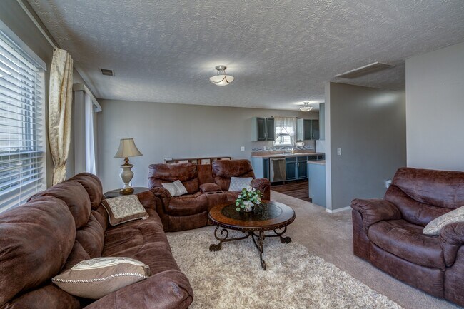 Photo - 2819 Creekbend Dr Townhome