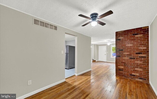 Foto del edificio - 1016 Foxcroft Ln