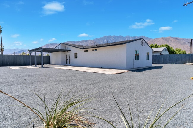 Building Photo - 458 W Bon Air Dr