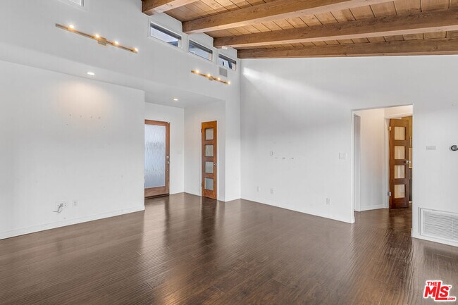 Foto del edificio - 3476 Troy Dr