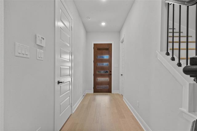 Building Photo - 721 Sugar Fld Dr