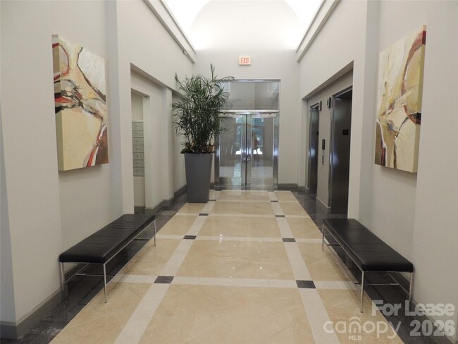 Building Photo - 1320 Fillmore Ave