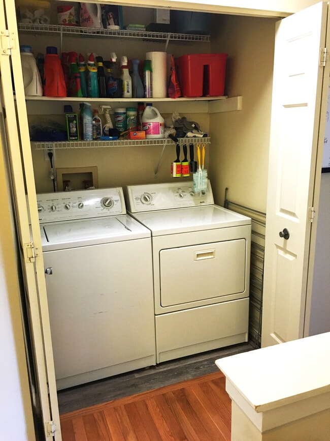 Building Photo - 6526 Medinah Ln