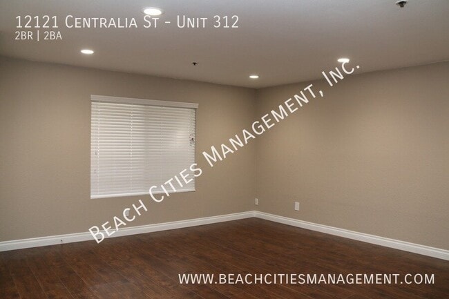 Building Photo - 12121 Centralia St