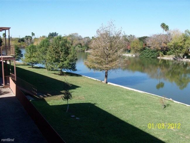 Building Photo - 1405 Boca Chica Blvd