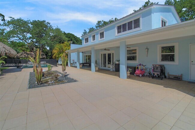 Foto del edificio - 6900 SW 104th St