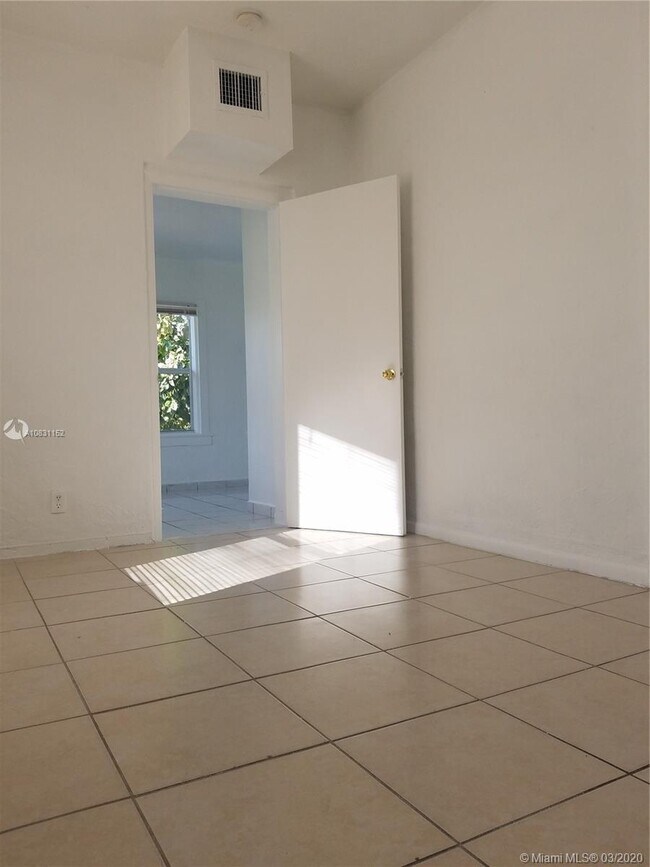 Foto del edificio - 2618 SW 19th Terrace