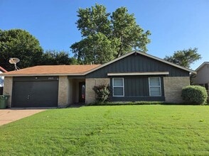 Building Photo - 7013 Lincolnshire Ln