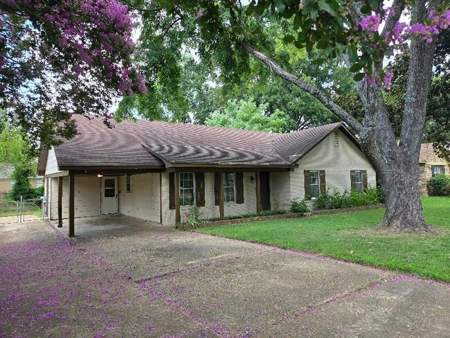Building Photo - 6322 Northampton Dr