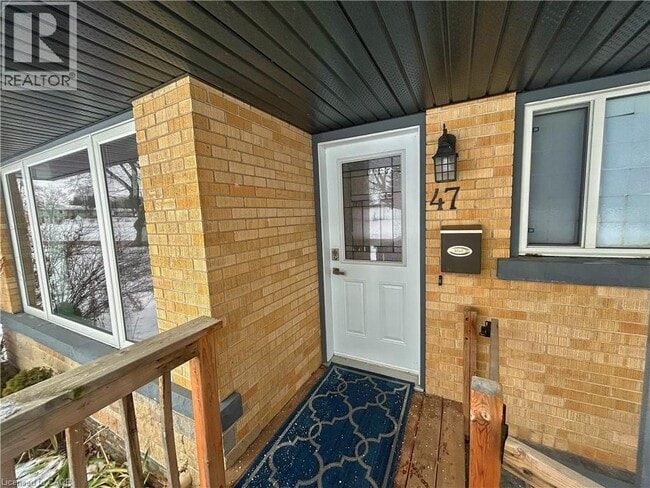 Photo du bâtiment - 47 Harber Ave