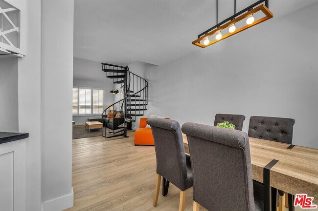 Foto del edificio - 1412 N Crescent Heights Blvd