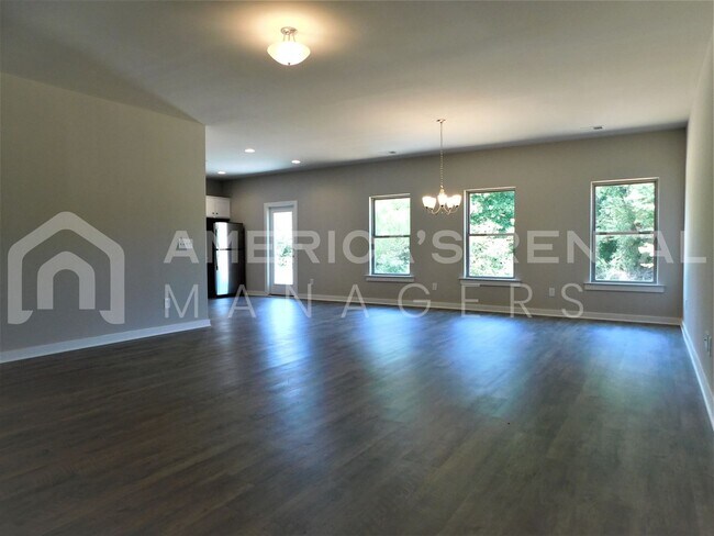 Foto del edificio - Home for Rent in Jasper, AL...Available to View Now!!! Sign a 13 Month Lease by 2/15/26 to get 1 ...
