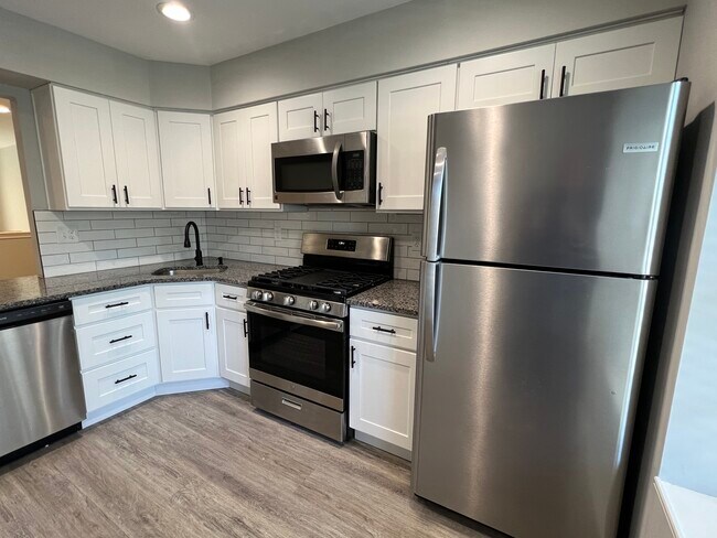 Photo - 302 Fountain Hall Ct House