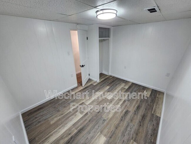 Foto del edificio - 613 N West St