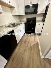 Building Photo - 915 NW Colbern Rd