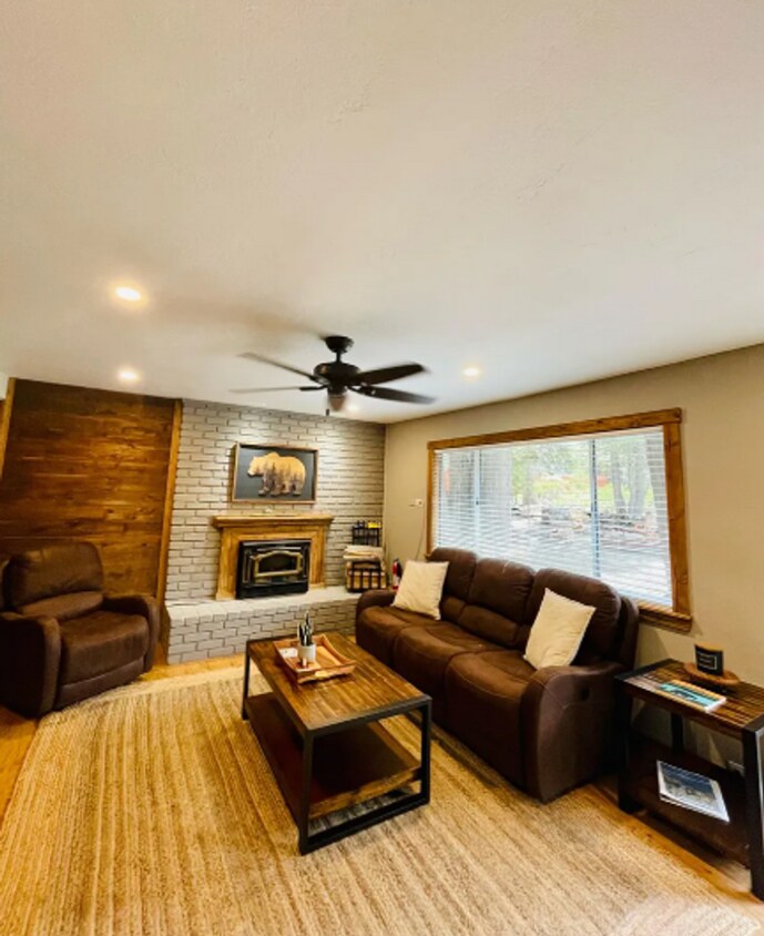 Foto principal - Beautifully Updated Home for Rent!