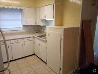 Building Photo - 3507 Shamrock Ct