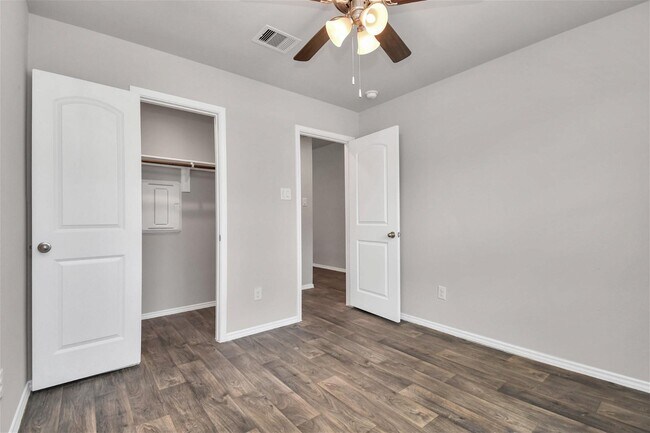 Foto del edificio - 14087 Crystal Cave Ln
