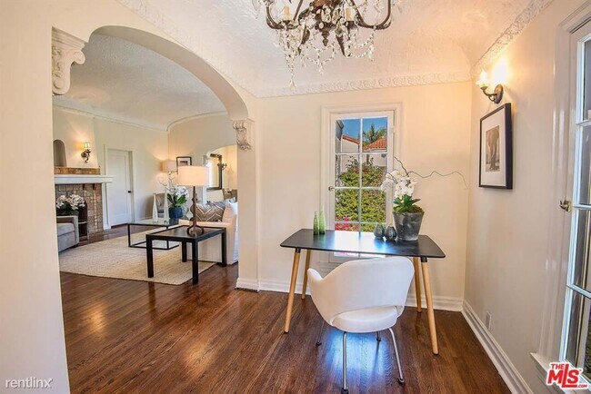 Building Photo - 4 br, 3.5 bath Condo - 239 S Orange Dr # L