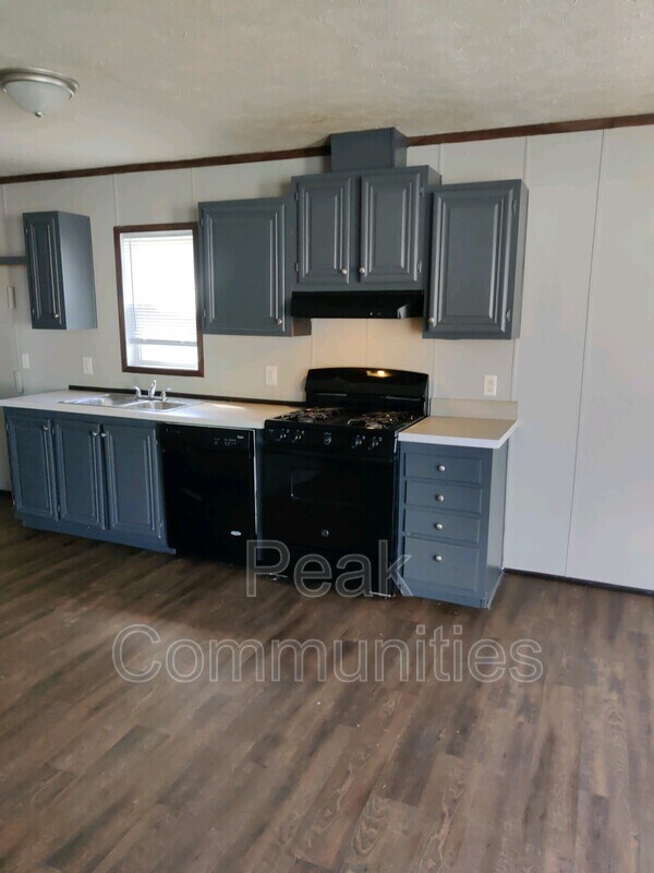 Building Photo - 7377 Chinook Cir