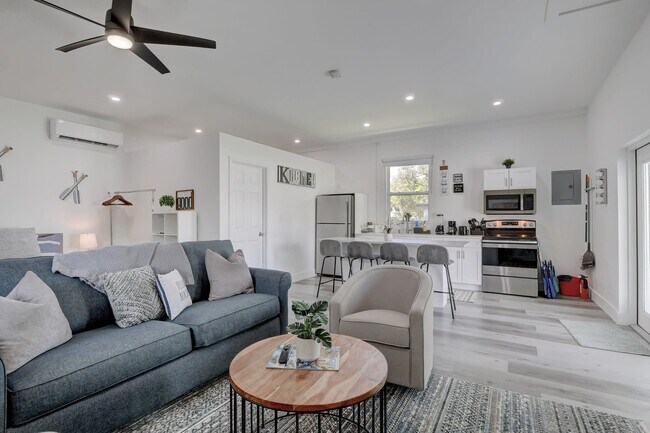 Foto del edificio - 27250 Shriver Ave