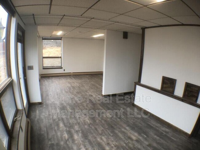 Building Photo - 45 Hogan Rd