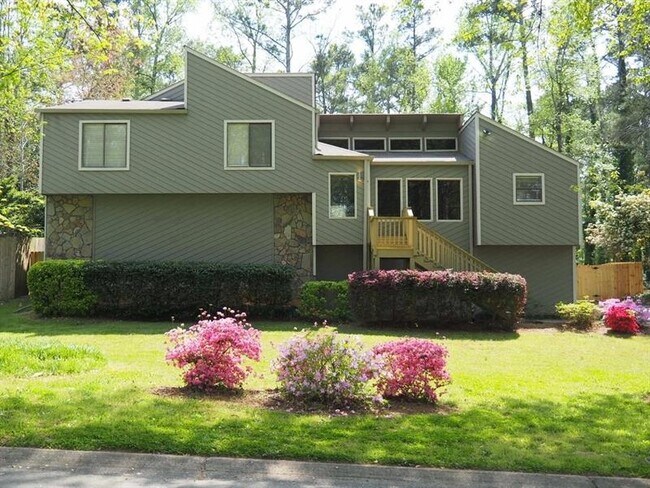 Building Photo - 3706 Hembree Rd NE