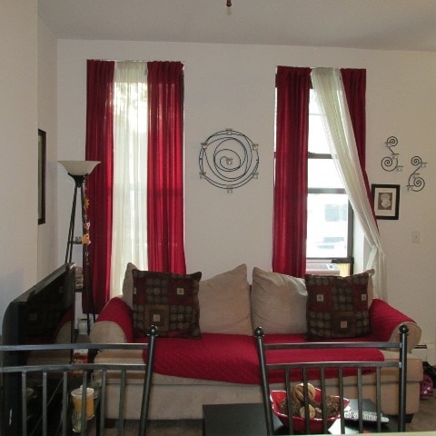 Primary Photo - 1121 Willow Ave