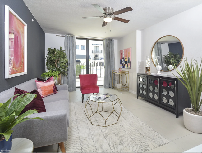 Building Photo - 1 br, 1 bath Condo - 6551 SW 20th St
