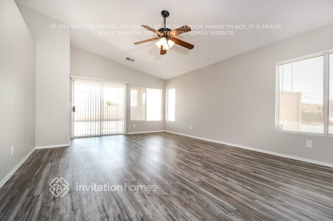 Foto del edificio - 1925 N 104th Ln