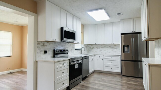 Foto del edificio - 2211 Marcia Dr