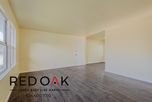 Foto del edificio - Recently Refinished, Airy and Bright Two B...