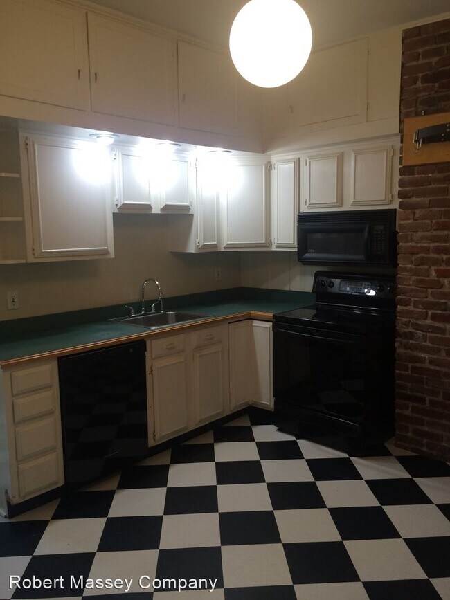 Building Photo - 3 br, 2 bath House - 1261 Bassett Avenue
