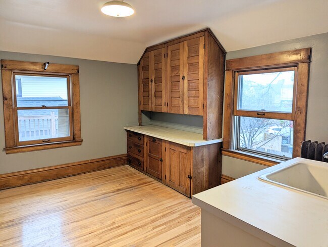 Kitchen - 2742 16th Ave S