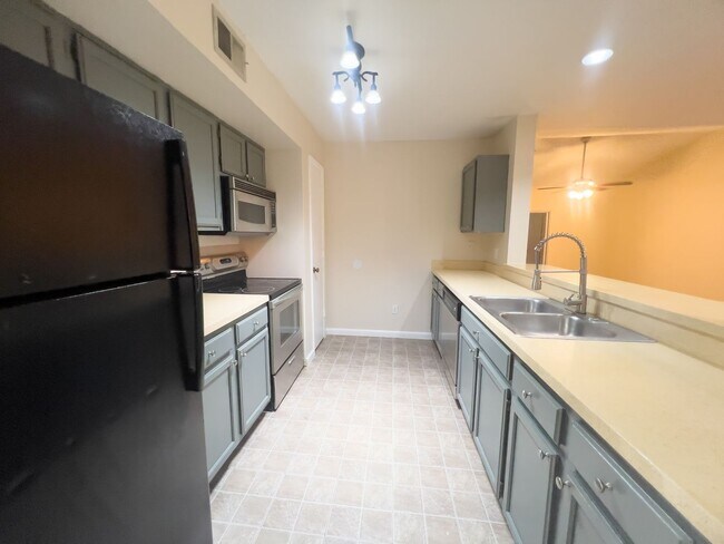 Foto del edificio - SABLE WALK RENTAL MOVE IN NOW!Spacious 2X2...