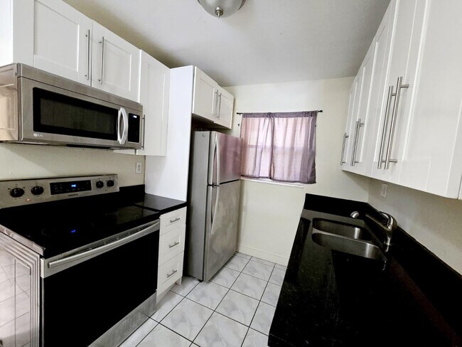 Building Photo - 4121 Stirling Rd