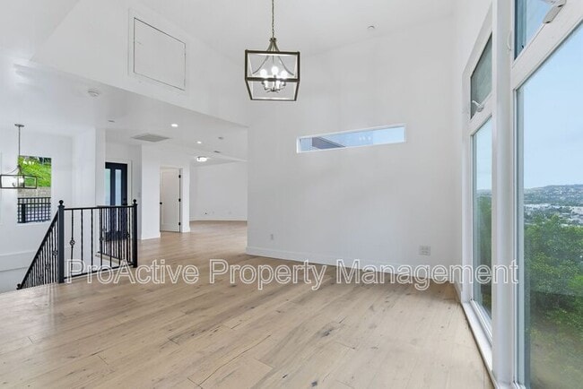 Building Photo - 2409 Yorkshire Dr