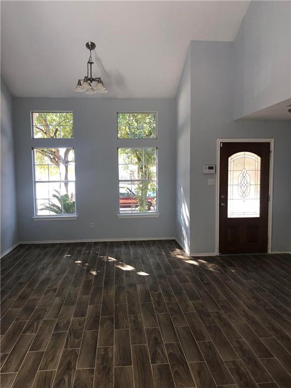 Foto del edificio - 227 Mossy Rock Dr