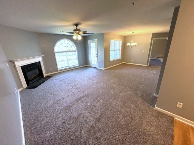Building Photo - 4702 Pennoak Ln